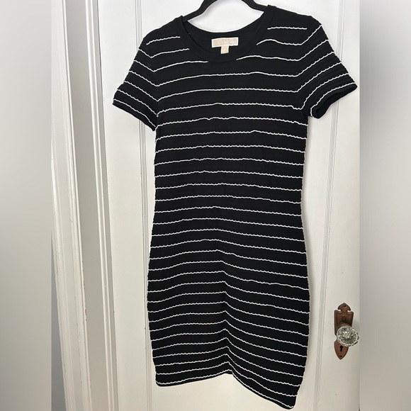 Ruffle Stripped Michael Kors Dress - Picture 2 of 7